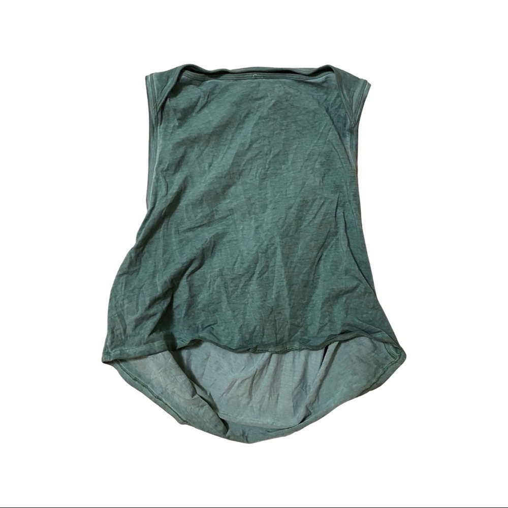 Lululemon cropped tee